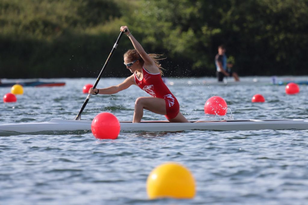 Irene en la canoa en una campeonato nacional